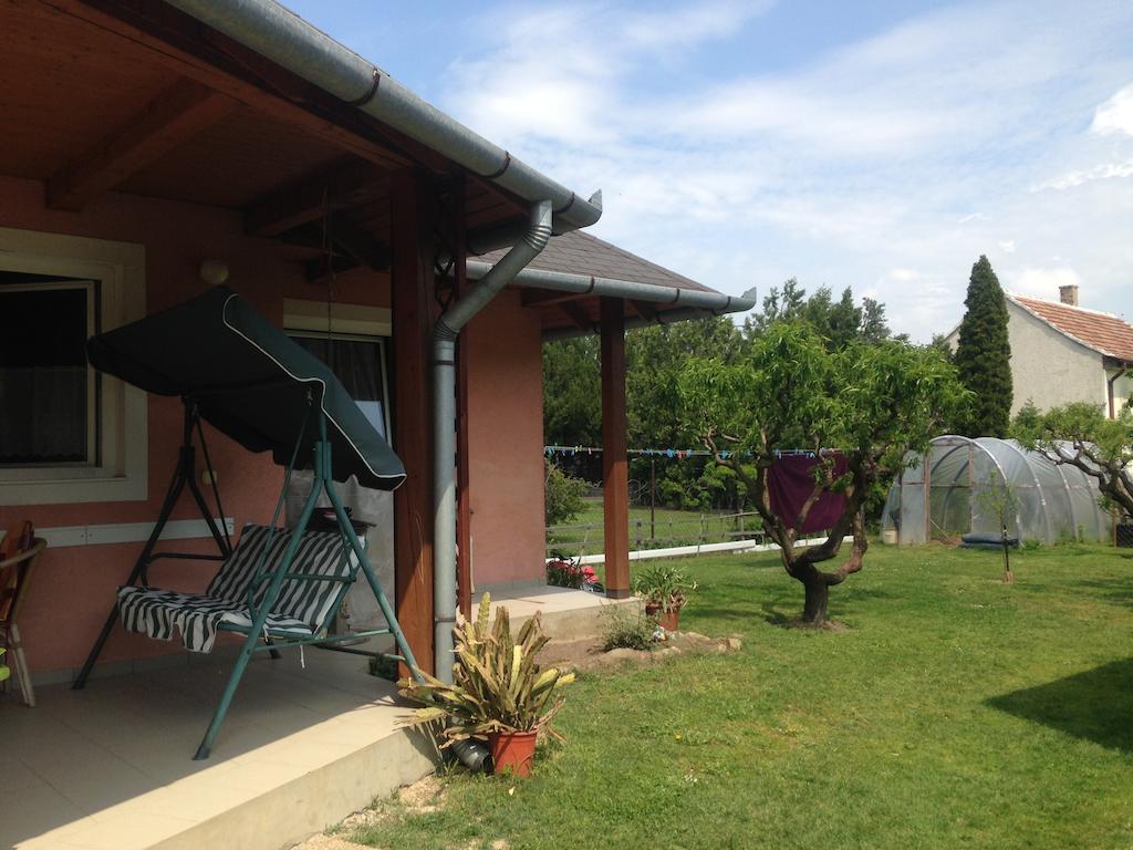 Németh Apartmanház Balatongyörök Habitación foto
